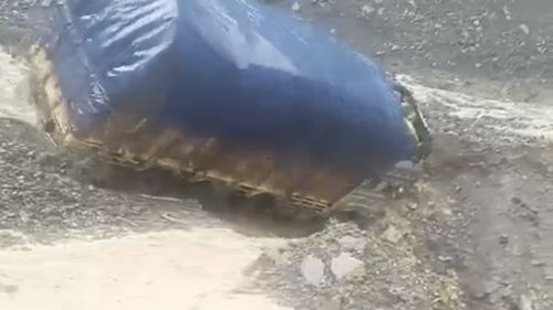 Doisprezece indieni, uciși după ce o cariera de piatră s-a prăbușit din cauza ciclonului Remal