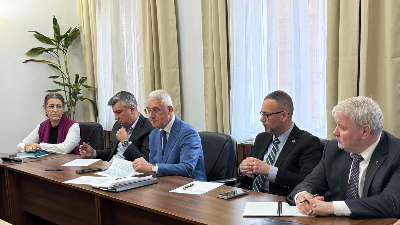 Proiect restructurare AEP: Se dau afară 69 de angajați din teritoriu / SURSE: ”Reduceri din pix, nu este concediat nici un angajat din aparatul central, nu se respectă specificul județelor. Se prefigurează angajări înainte de alegeri”