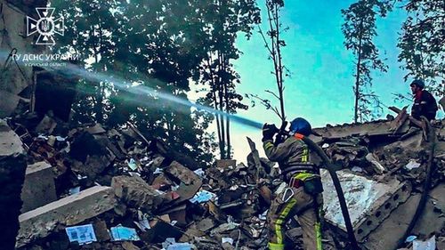 O familie întreagă, cu doi copii mici, a fost ucisă într-un atac rusesc cu dronă în regiunea ucraineană Sumî