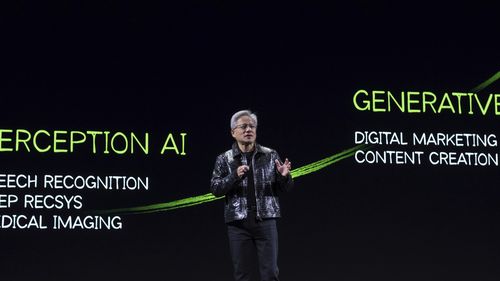 În timp ce angajați din întreaga lume se tem că vor fi înlocuiți de inteligența artificială, CEO-ul Nvidia susține că AI „creează un număr enorm de locuri de muncă”