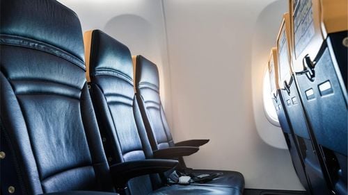 Locul din avion fără geam / De la locul 11A pe Ryanair, la 26A pe easyJet: un ghid al locurilor pe care vei vrea să le eviți / De ce există locurile fără fereastră