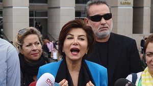 O cunoscută jurnalistă din Turcia, plasată în arest preventiv pentru ”insultă adusă preşedintelui” / Sedef Kabas, la o emisiune TV: Boul nu devine rege intrând în palat, dar palatul devine staul