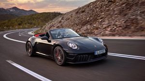 Porsche neagă că ia în considerare vânzarea de acţiuni la Volskwagen