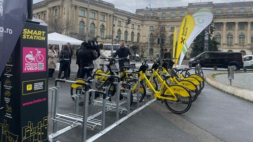 Sistemul de bike-sharing i’velo a fost relansat în București cu peste 450 de biciclete clasice și electrice, într-un oraș cu doar 25 km de piste funcționale. Masterplanul promite peste 500 km până în 2035