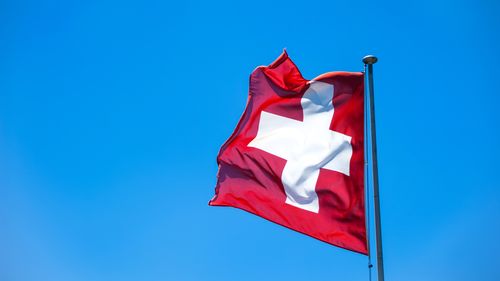 Elveţia a refuzat survolarea teritoriului său de către avioane militare americane, invocând neutralitatea sa
