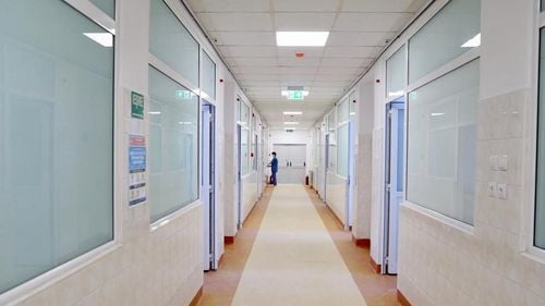 Singura secție din țară care tratează cazurile de arsuri extensive la copii primește aparatură medicală de ultimă generație de la organizația „Salvați Copiii România”