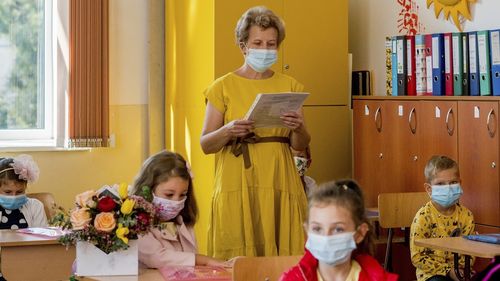 Masca nu va fi obligatorie în școli, în niciun caz, spune prefectul Capitalei, Toni Greblă / Nu vor fi impuse măsuri sanitare pentru începerea anului școlar, în contextul creșterii numărului de cazuri COVID