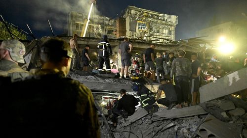 Președinta Comisiei Europene: Sunt revoltată de atacul cu rachete și drone asupra Kievului, care a ucis bărbați, femei și copii. Și a avariat misiunea diplomatică a UE / 15 persoane au murit și 38 au fost rănite în urma atacului rusesc