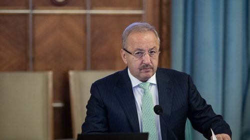 Cum explică senatorul PSD Vasile Dîncu prezența sa la un restaurant libanez unde se afla și fostul șef SRI, Florian Coldea și întâlnirea din afara restaurantului cu senatorul AUR, Claudiu Tîrziu