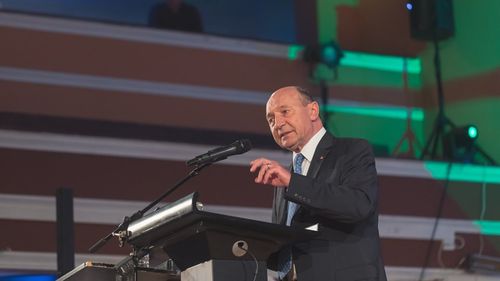 Traian Băsescu: ”Soluția este un guvern policolor până la alegeri. Uitați de anticipate”