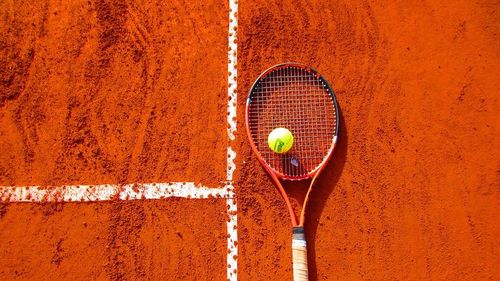 Petiție pentru deschiderea terenurilor de tenis de câmp, semnată de peste 6.000 de oameni