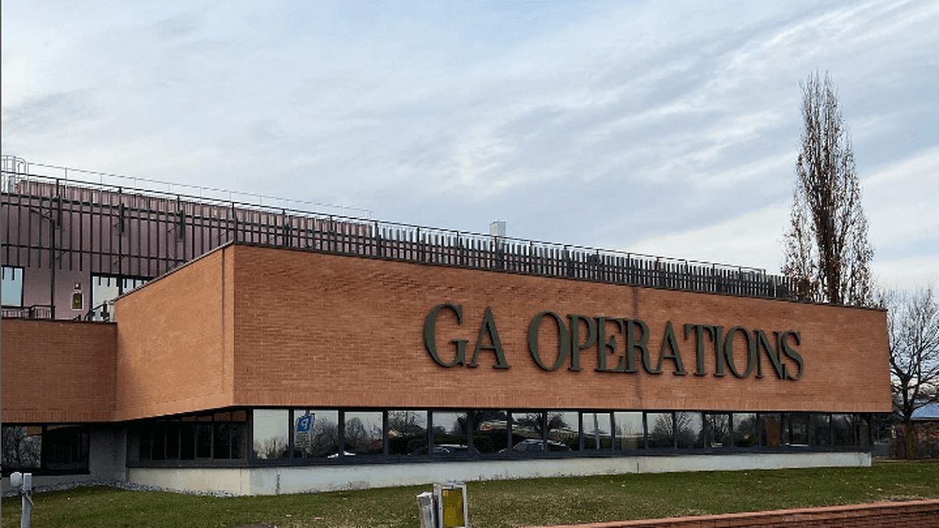 Un tribunal italian ridică controlul asupra companiei Armani din cauza practicilor de muncă