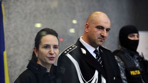 Procuroarea Giorgiana Hosu, propunerea lui Tudorel Toader pentru funcţia de adjunct al şefului DIICOT, a promit aviz pozitiv de la CSM. Hosu a fost adjuncta lui Bica, iar soţul ei este trimis în judecată de DNA pentru corupţie