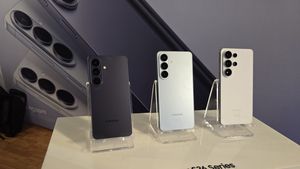 EXCLUSIV VIDEO Samsung testează bateriile siliciu-carbon, dar le va adopta „când ating standardele” companiei / Cum răspunde Tiberiu Dobre la criticile privind capacitatea bateriilor