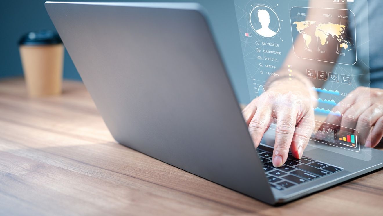 Analiză. Piața IT, "motor" în economia românească, dar încă în urma altor state din regiune. Cum stăm în ceea ce privește baza de specialiști, număr de companii, inovație și salarii?