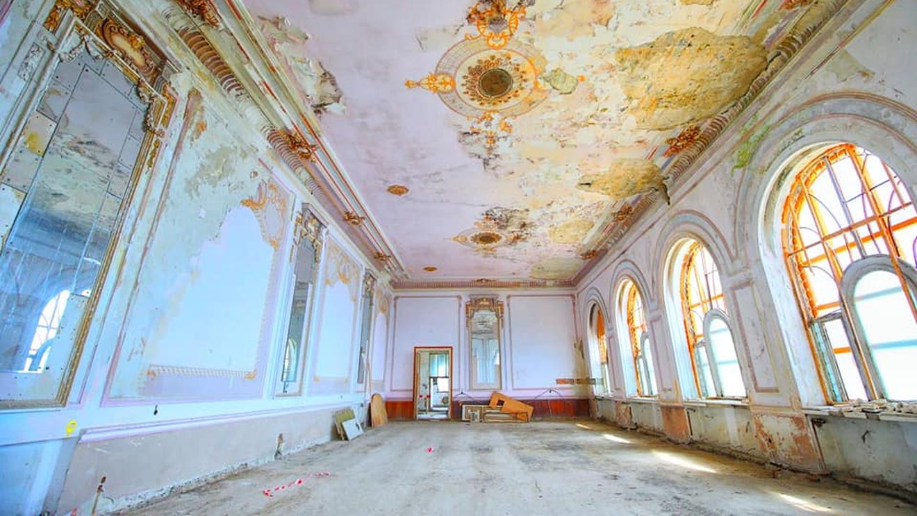 Ferestrele Cazinoului din Constanța, din sala restaurantului dinspre mare, vor fi refăcute ca în anul 1910