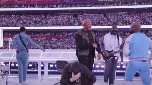 Fostul avocat al lui Donald Trump, Rudolph Giuliani, îi cere lui Eminem să părăsească SUA, după ce a îngenuncheat la Super Bowl / ”Știți câți polițiști l-au apărat și l-au protejat ieri la acel meci?”