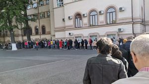 Profesor: E recomandat ca înainte de examen să avem activităţi relaxante, plimbări, nu să repetăm totul la foc automat