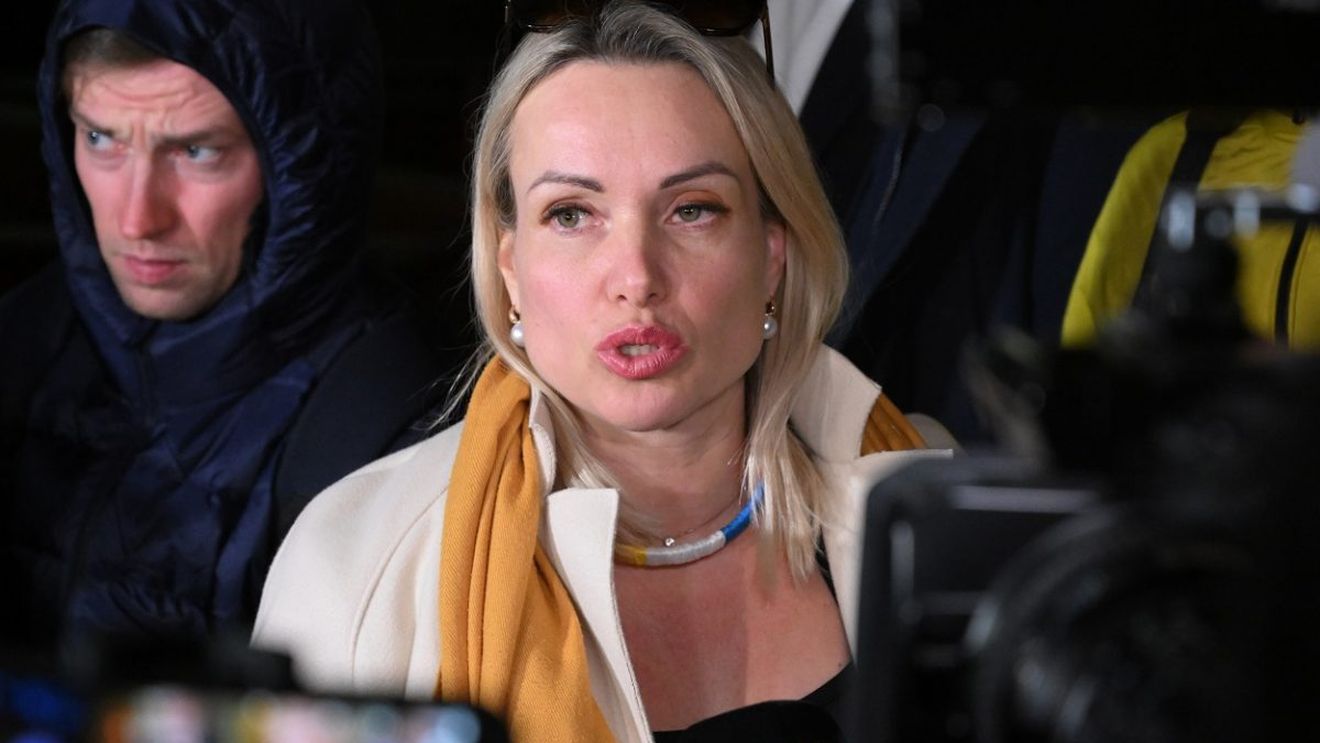 Ziarista rusă Marina Ovsiannikova se declară nevinovată, la proces: „Rămân convinsă că Rusia comite o crimă”