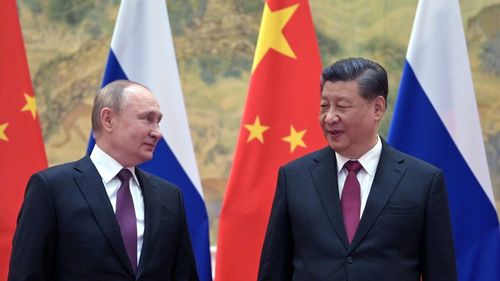 China şi Rusia „nu pot fi îndepărtate” una de cealaltă, i-a spus liderul chinez Xi Jinping lui Vladimir Putin / Cei doi au avut prima convorbire telefonică după repoziționarea SUA cu privire la Ucraina