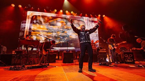 Tom Jones şi-a amânat un concert în Germania din cauza unei infecţii respiratorii