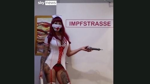 Un bordel din Viena oferă clienților 30 de minute cu o „doamnă la alegere” dacă se vaccinează anti-Covid