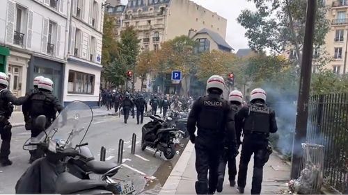 VIDEO Incidente în marja protestelor din Paris, 6 manifestanți au fost arestați