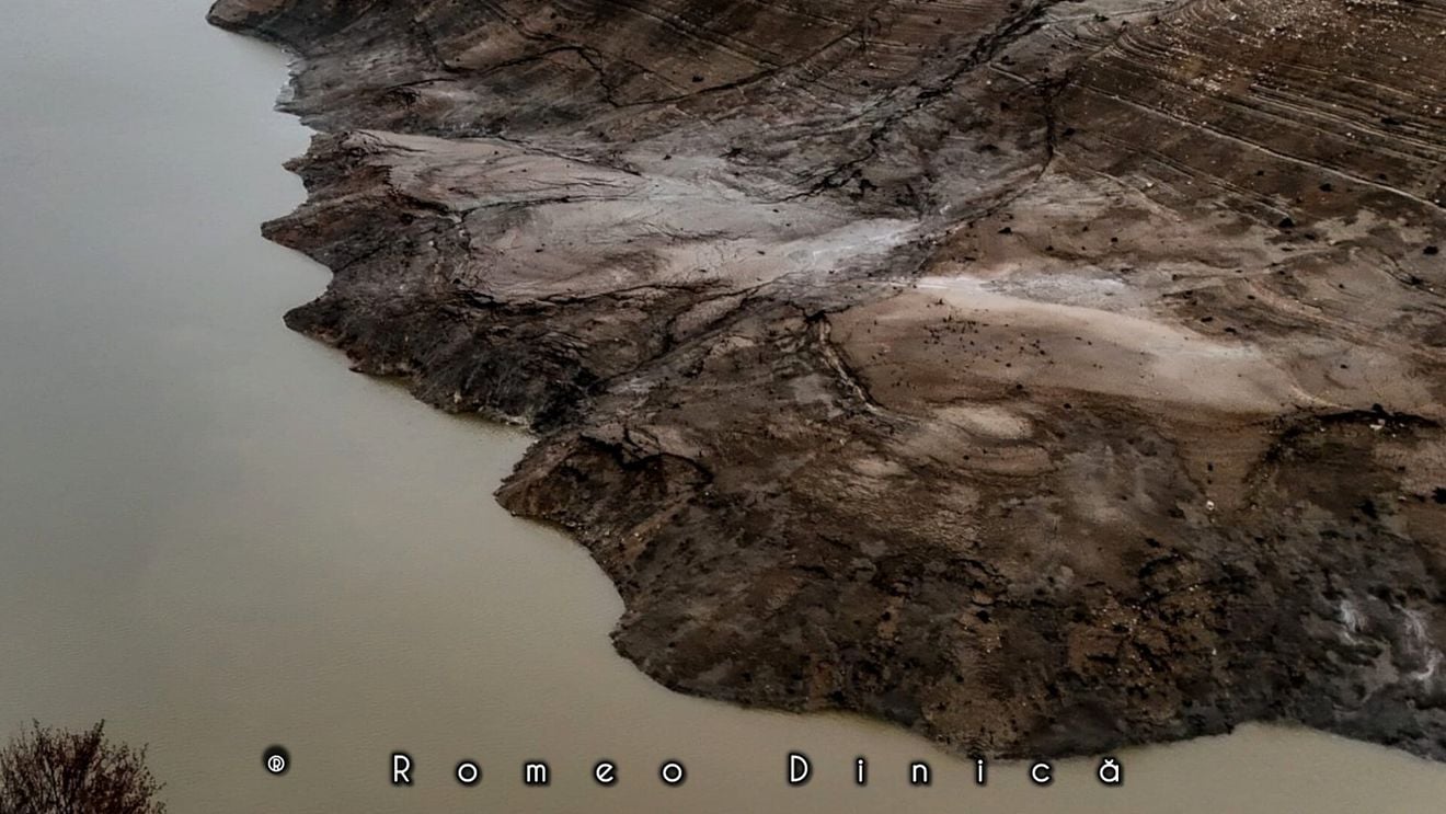 Diana Buzoianu respinge teoriile care circulă pe tema golirii lacurilor Vidraru şi Paltinu: Lucrările sunt controlate şi nu reprezintă niciun fel de pericol pentru comunităţile din aval