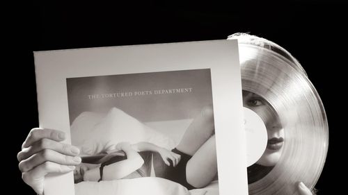 Noul album al lui Taylor Swift a devenit cel mai difuzat pe Spotify într-o zi / Piesele sunt despre experiențele de dragoste ale artistei, pierdere și suferință