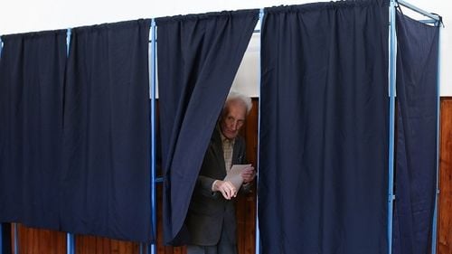 A doua zi a referendumului: 7,24% prezenţă la ora 10:00