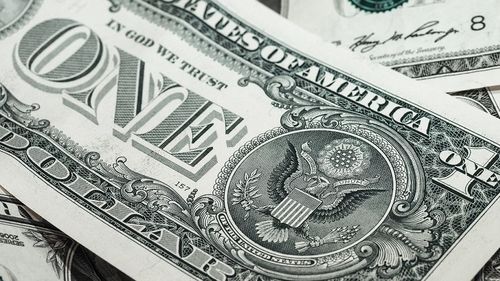 Confruntată cu sancțiunile SUA, Rusia vrea să se detașeze de dolar, dar economia ei se bazează pe hidrocarburi, cotate în moneda americană