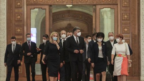 GALERIE FOTO Marcel Ciolacu a fost ales șeful PSD cu un rezultat zdrobitor: 1310 voturi, în timp ce Teodorovici a obținut doar 91 de voturi/ Noul lider PSD: Mă simt împlinit că am reușit să facem cea mai performantă echipă