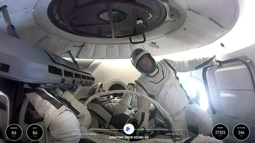 Astronauţii primei misiuni spațiale private au revenit pe Pământ