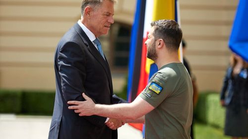 Klaus Iohannis  a discutat telefonic cu Zelenski. Președintele Ucrainei a mulțumit pentru ”noul pachet de ajutor militar care este în curs de pregătire”, fără să dea detalii despre conținutul acestuia