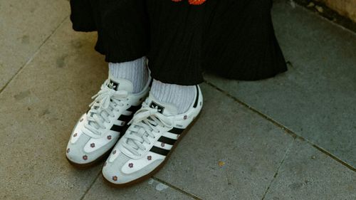Adidașii momentului în primăvara 2026: modelele care domină street style-ul și garderoba de zi cu zi