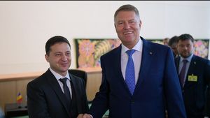 Iohannis, discuție cu președintele Ucrainei despre Rusia, vaccinurile donate de România și minoritatea română