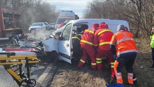 Trafic blocat pe DN2B, la ieșire din Brăila spre Buzău, după un accident cu trei autoturisme/ Patru victime au ajuns la spital