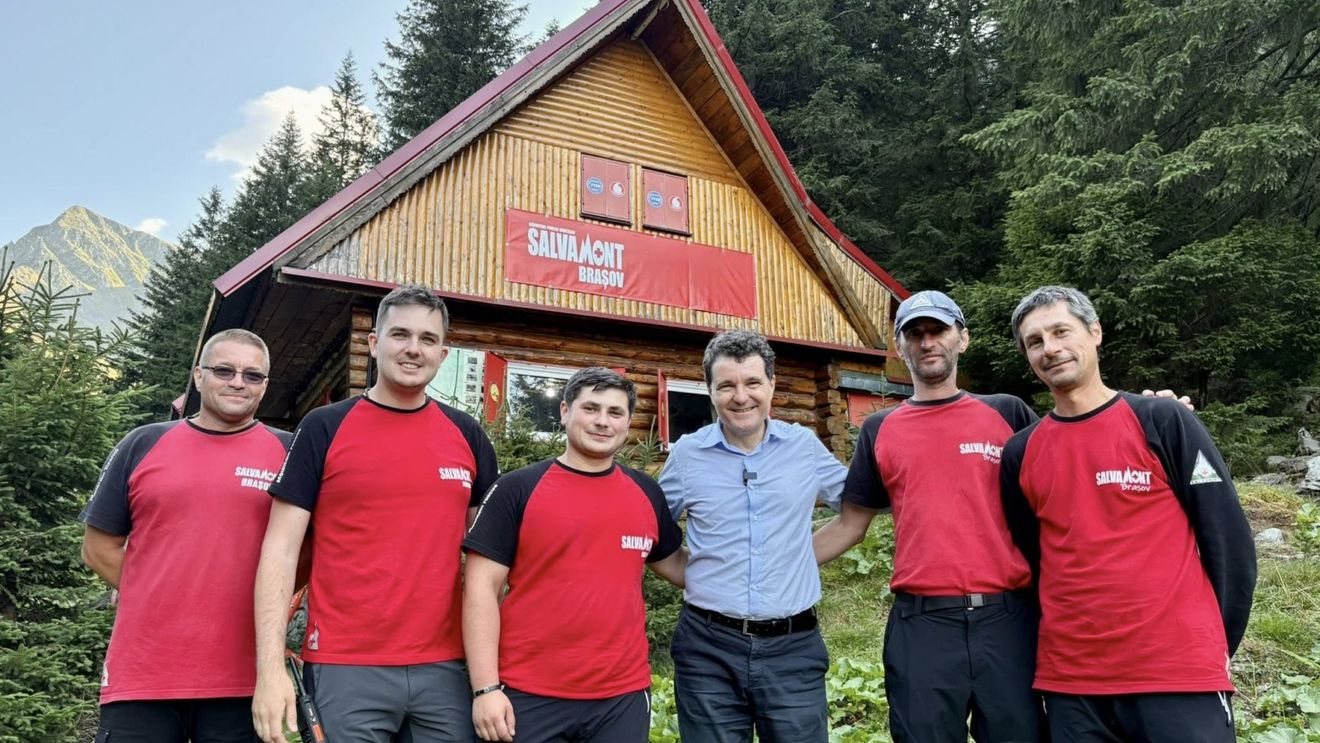 FOTO Preşedintele Nicuşor Dan şi vicepremierul Tanczos Barna s-au întâlnit cu salvamontiștii / Discuții despre problemele cu care se confruntă Salvamont / Deficit major de personal din structurile de salvare montană