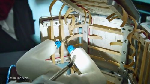 VIDEO Un robot chirurgical aflat la bordul Stației Spațiale Internaționale, controlat în premieră de pe Pământ