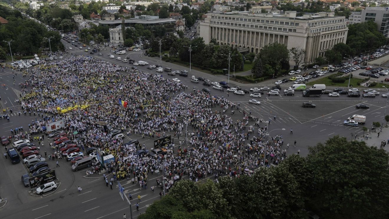 Primele proteste față de creșterile de taxe și impozite ale Guvernului. Angajații din Construcții ies pe 26 iulie în Piața Victoriei