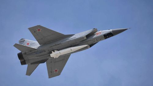 Rusia a relocat în exclava Kaliningrad trei avioane de vânătoare MiG-31, echipate cu rachete hipersonice Kinjal
