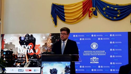 Bolojan l-a numit consilier de politică externă pe Dragoș-Mihai Hotea/ Diplomat, secretar de stat în Cancelaria Prim-Ministrului și coordonator al Strategiei împotriva antisemitismului, Hotea va păstra ambele funcții