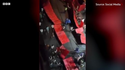 VIDEO China: Protestele violente din Guangzhou pun la grea încercare restricțiile „zero-COVID”
