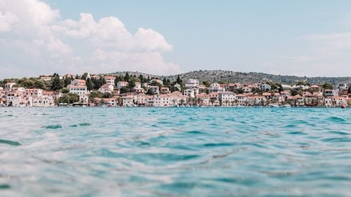 Cele mai sigure destinații turistice în Europa în vreme de pandemie. Ce oraș din România se află pe listă