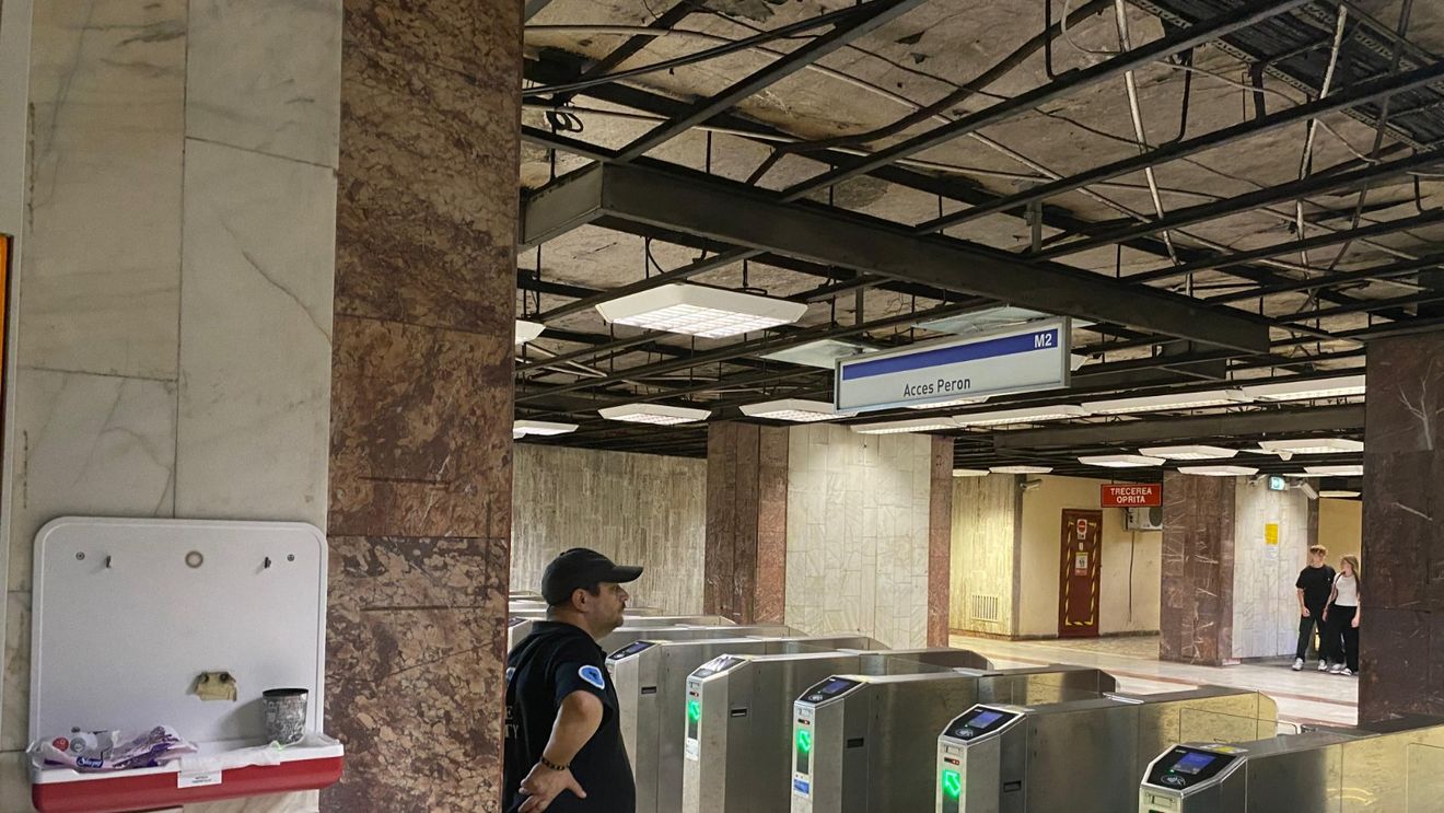 Instalarea de defibrilatoare în cele mai aglomerate stații de metrou, blocată de peste un an. Conducerea Metrorex încă nu a semnat pentru primirea aparatelor donate / De ce este vitală montarea acestora: intervenția în caz de stop cardio-respirator trebuie făcută în primele 3-5 minute
