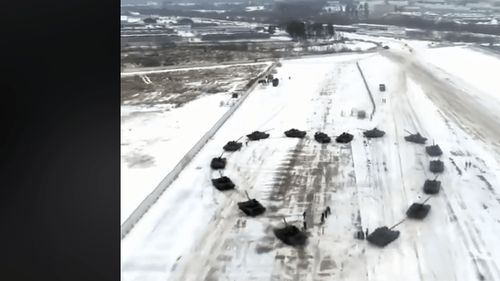 Romantism rusesc: Un ofițer și-a încercuit iubita cu 16 tancuri și a cerut-o în căsătorie. Nu a fost refuzat