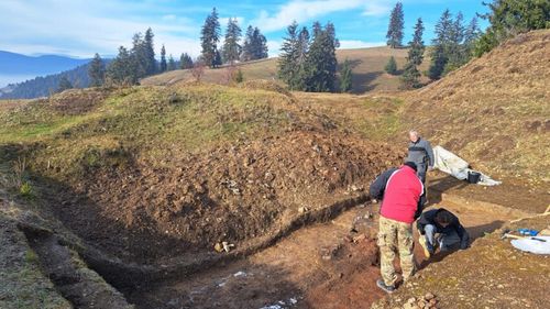 Noi descoperiri in situl preistoric de la Dâmbul Cetăţii, județul Harghita / Vestigiile de aici datează de acum 6500 de ani, până în epocile dacică și romană