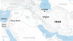 LIVE Israelul a atacat Iranul / Teheranul nu are în plan represalii imediate / AIEA: Nu există pagube la instalații nucleare / Antiaeriana ar fi doborât mai multe drone / Zborurile, reluate pe principalul aeroport din capitală
