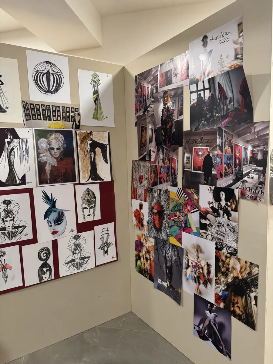 ovidiu buta, doina levintza, 44 women exhibition, expozitie, moda 