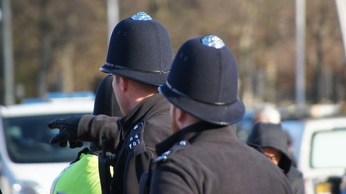Autorul atacului de la sinagoga din Manchester, unde au murit două persoane, a sunat la poliţie în timpul atacului şi a jurat credinţă grupării Statul Islamic (poliţia antiteroristă britanică)